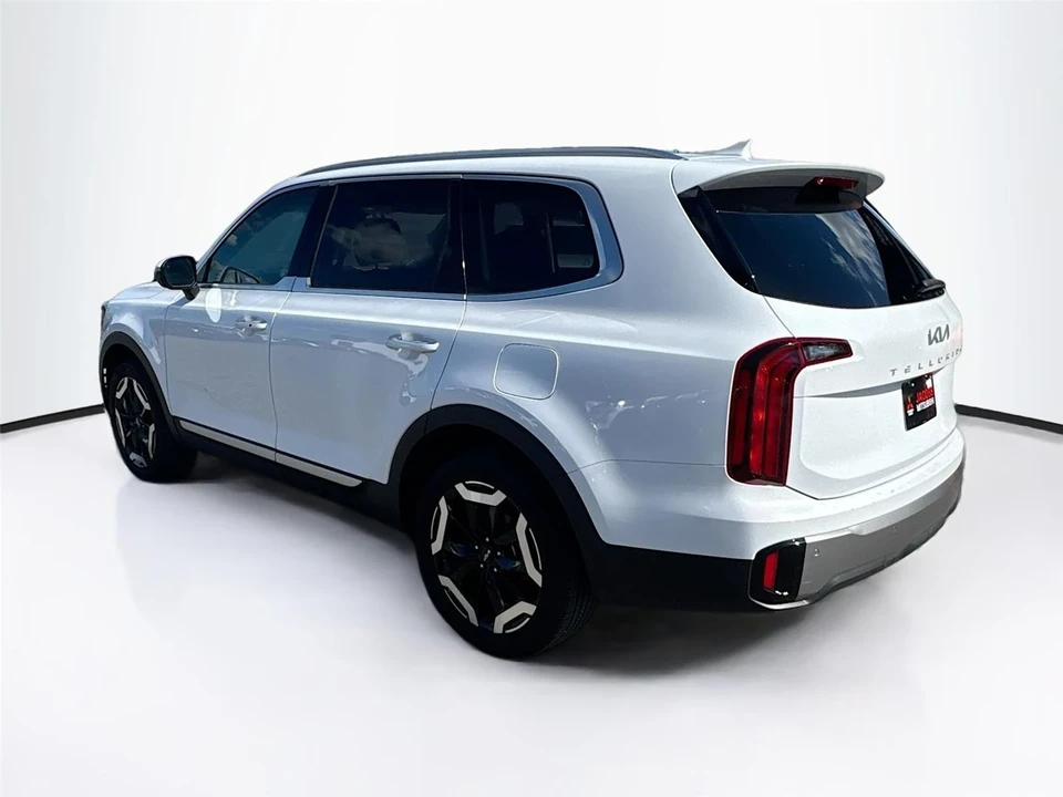 2025 Kia Telluride - Image 5 of 14