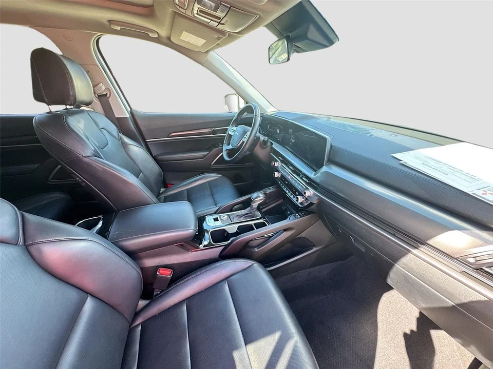 2025 Kia Telluride - Image 10 of 14