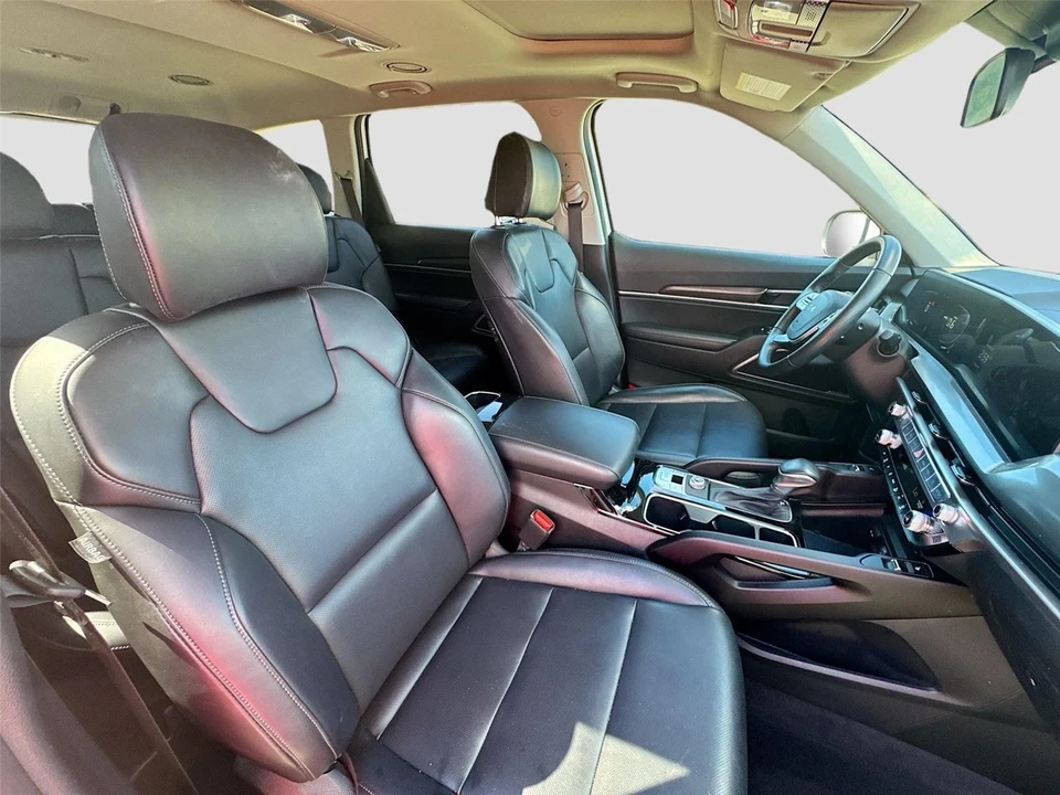 2025 Kia Telluride - Image 9 of 14