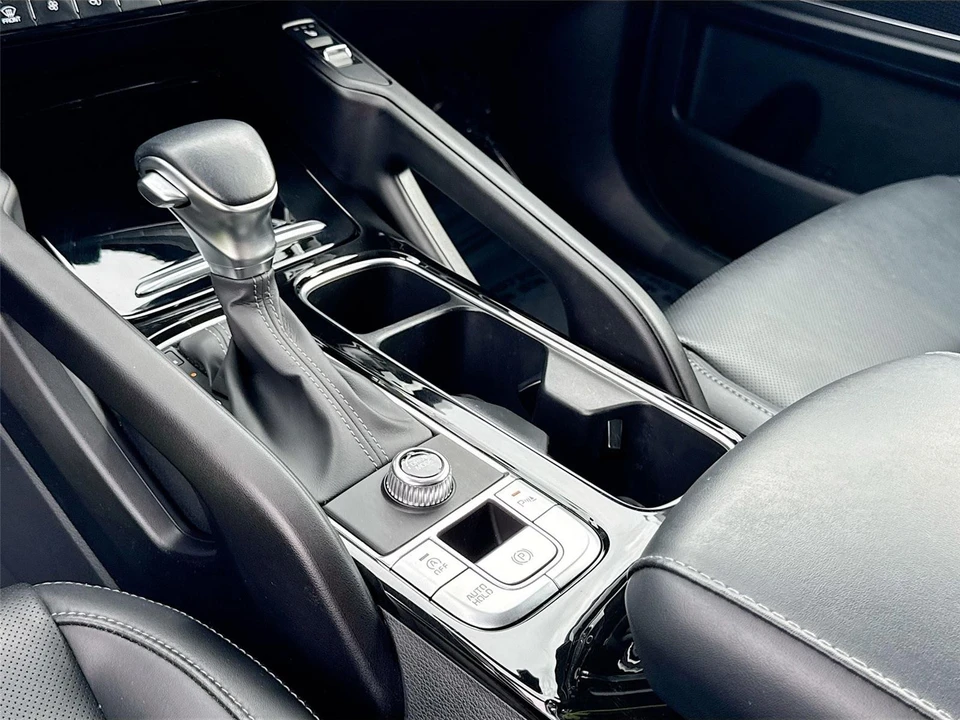 2025 Kia Telluride - Image 16 of 21