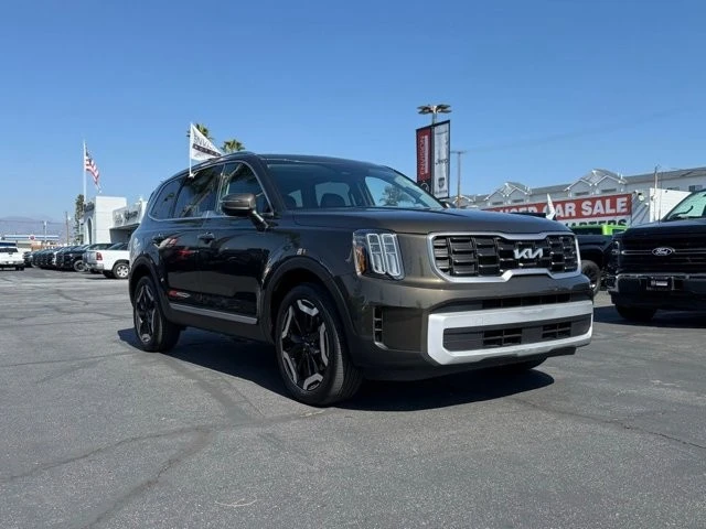 2025 Kia Telluride - Image 2 of 12