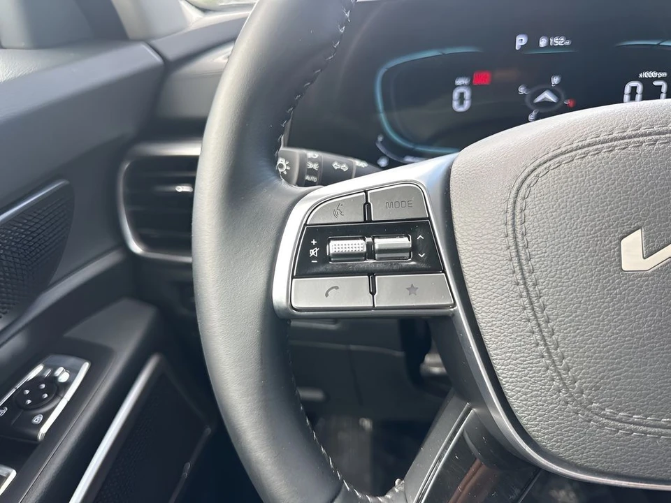 2025 Kia Telluride - Image 16 of 21