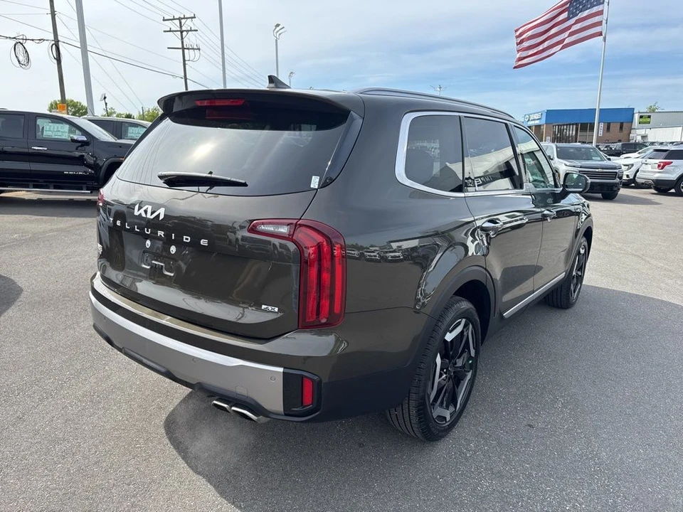 2025 Kia Telluride - Image 5 of 31