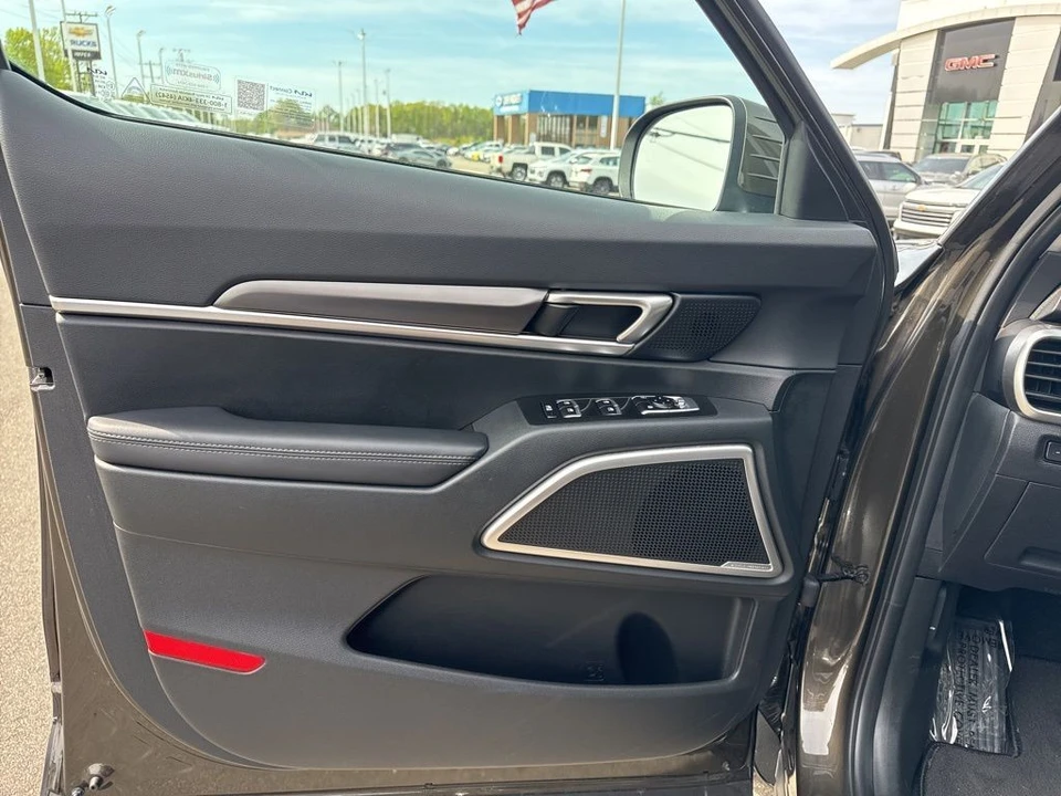 2025 Kia Telluride - Image 29 of 31