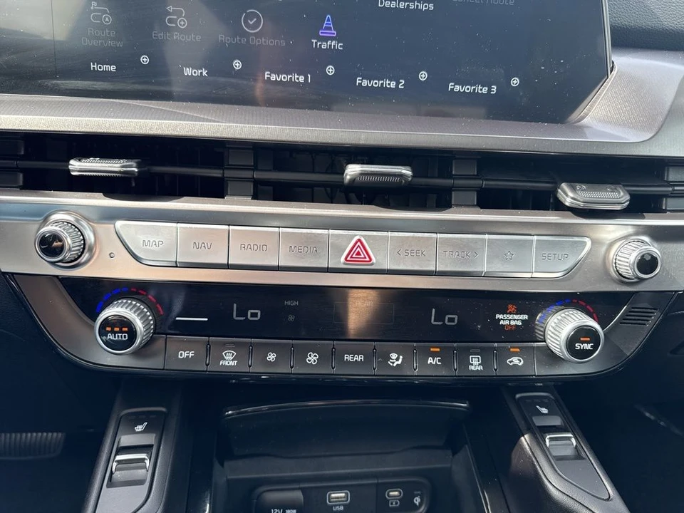 2025 Kia Telluride - Image 24 of 31