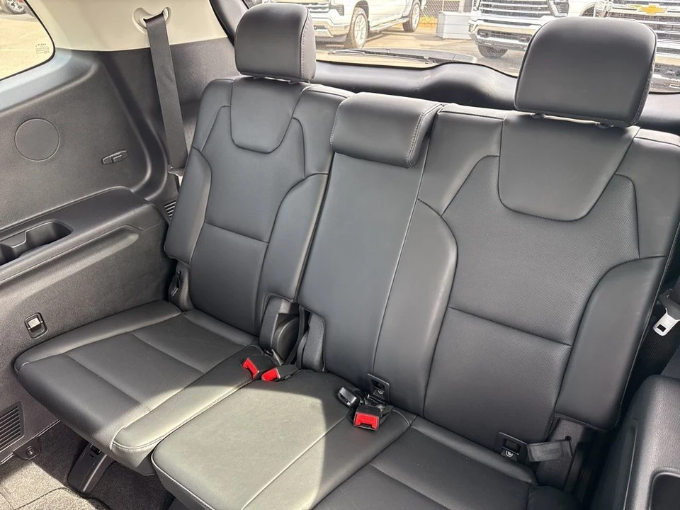 2025 Kia Telluride - Image 14 of 31