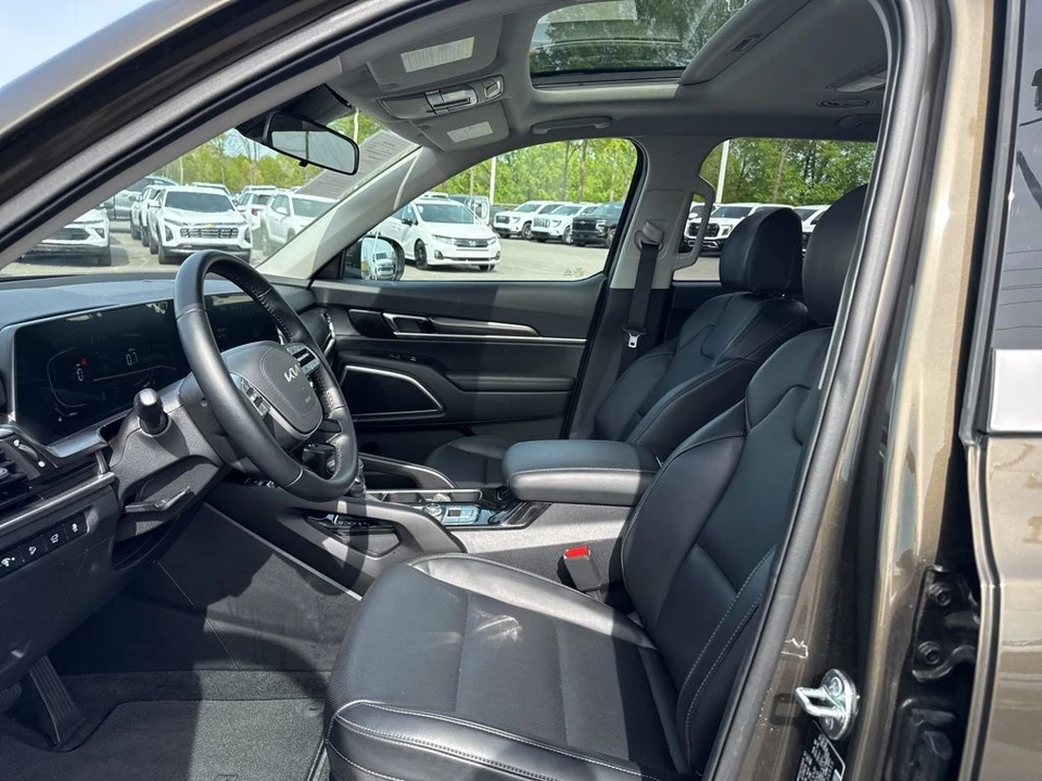 2025 Kia Telluride - Image 9 of 31