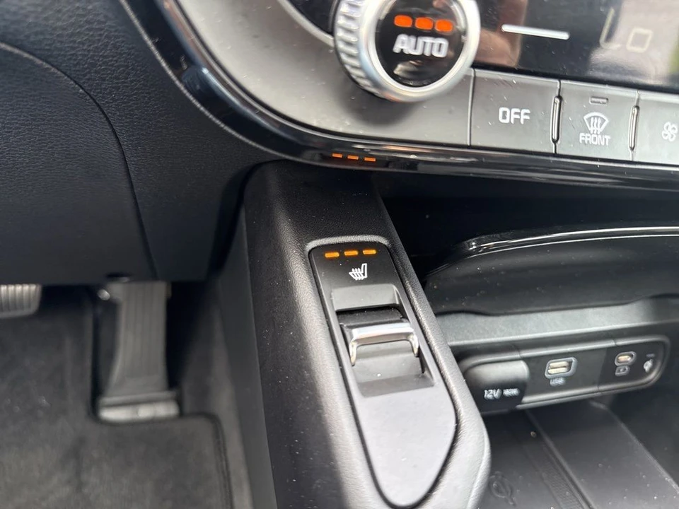 2025 Kia Telluride - Image 25 of 31