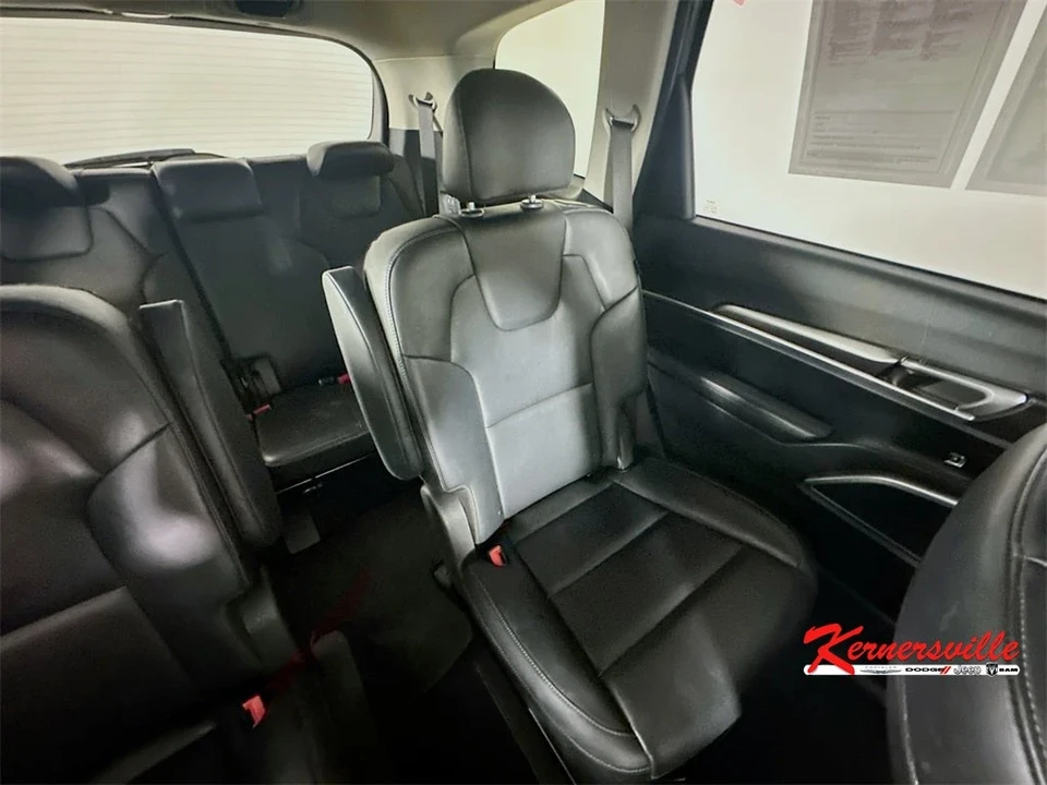 2025 Kia Telluride - Image 14 of 21