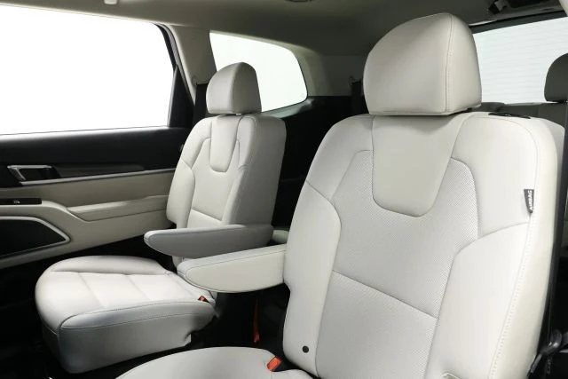 2025 Kia Telluride - Image 4 of 12