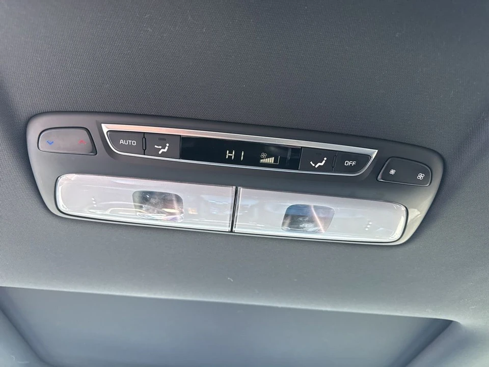 2025 Kia Telluride - Image 15 of 21