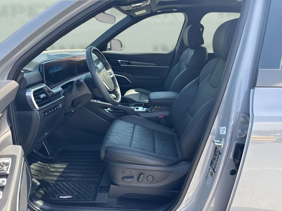 2025 Kia Telluride - Image 9 of 21