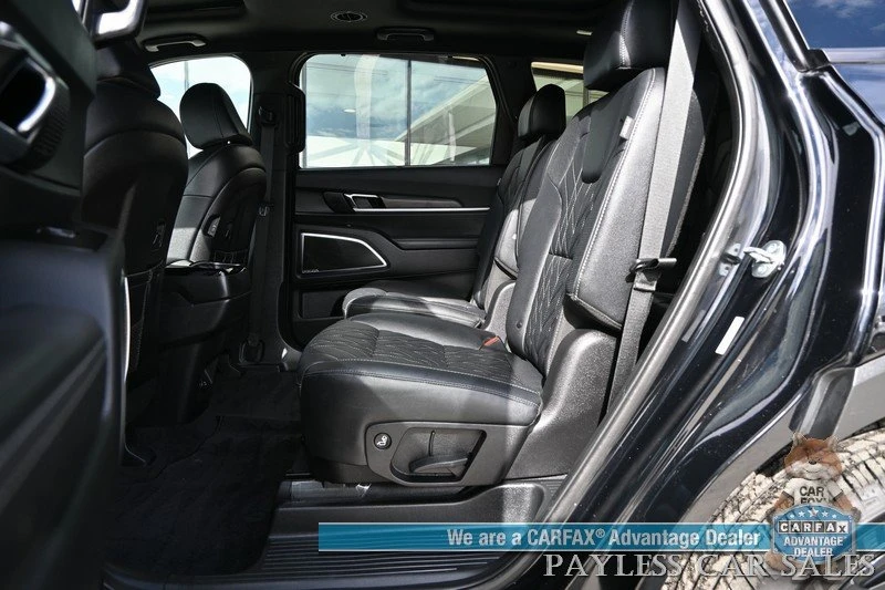 2025 Kia Telluride - Image 10 of 20