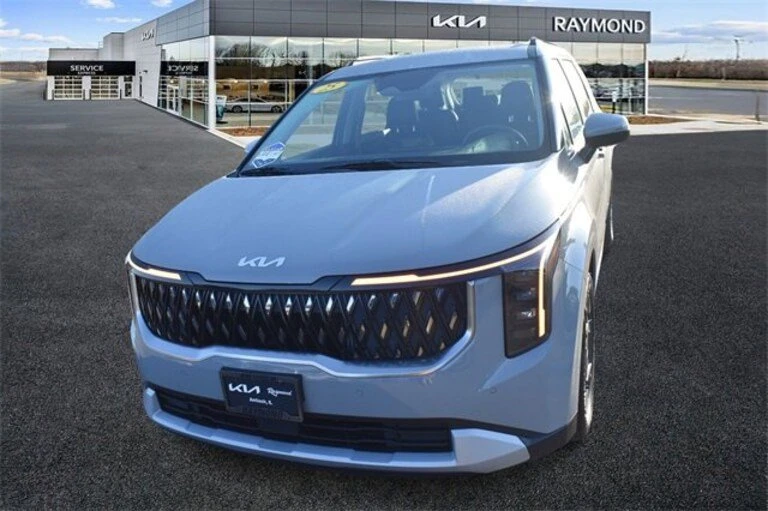2025 Kia Carnival - Image 3 of 20