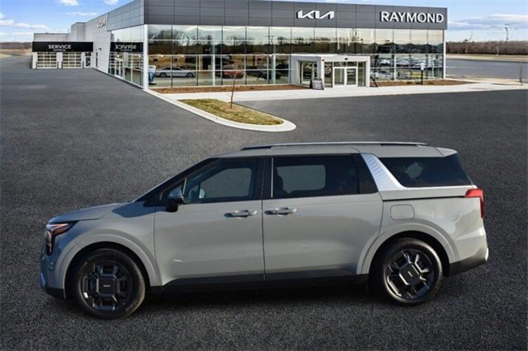 2025 Kia Carnival - Image 5 of 20