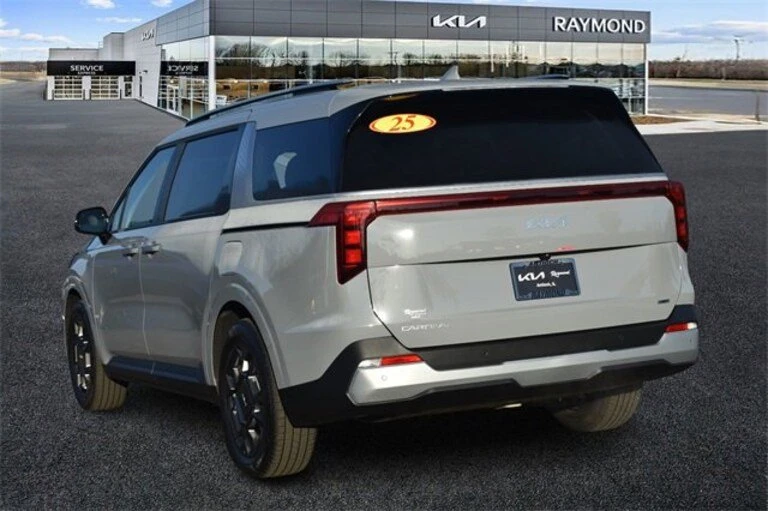 2025 Kia Carnival - Image 6 of 20