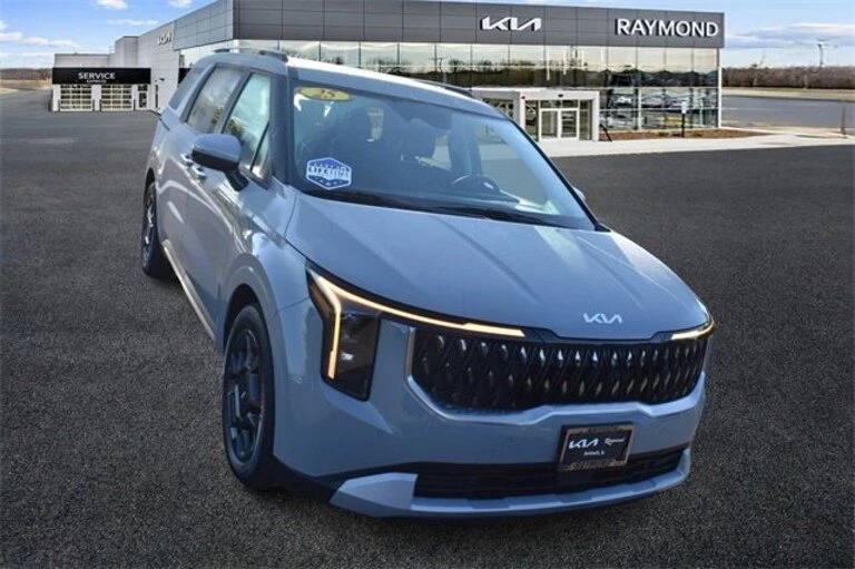 2025 Kia Carnival - Image 4 of 20