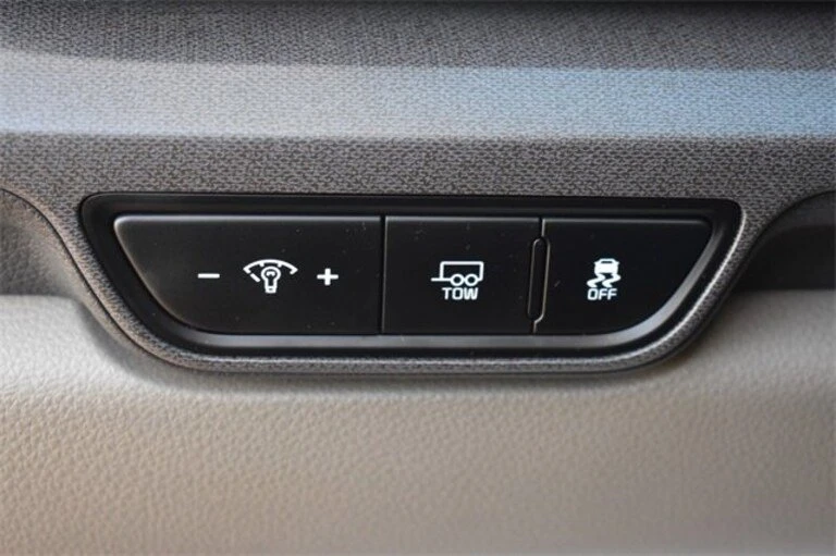 2025 Kia Carnival - Image 17 of 20