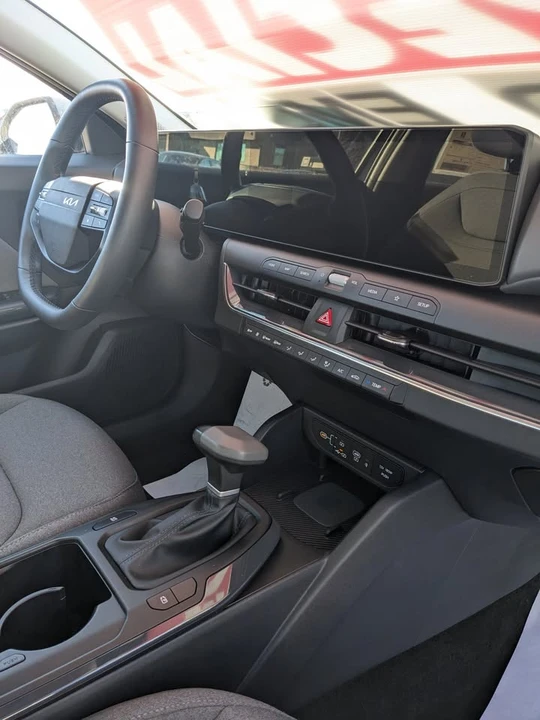2025 Kia K4 - Image 5 of 7