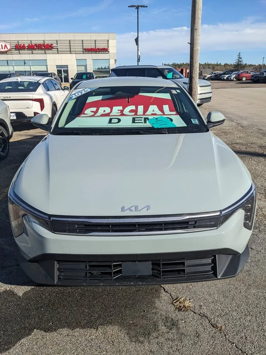 2025 Kia K4 - Image 2 of 7