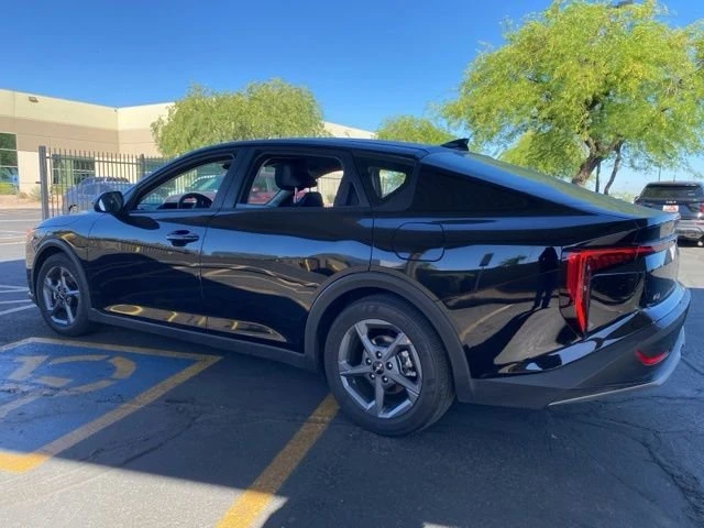 2025 Kia K4 - Image 2 of 6