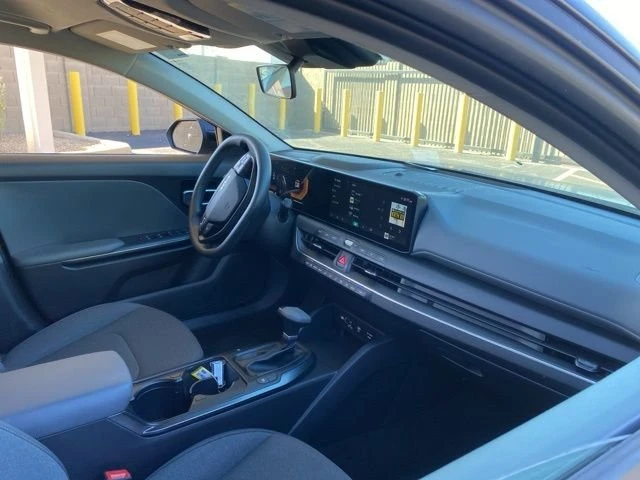 2025 Kia K4 - Image 5 of 6