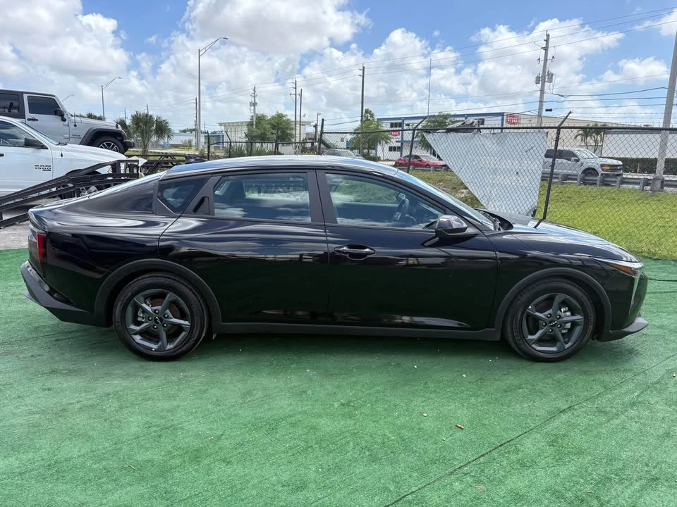 2025 Kia K4 - Image 4 of 12