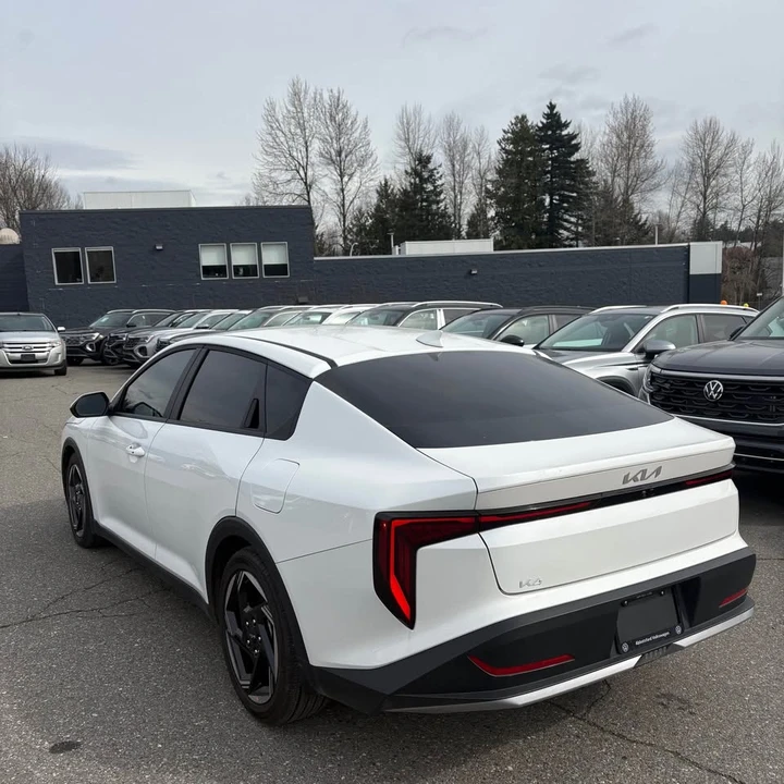 2025 Kia K4 - Image 3 of 11