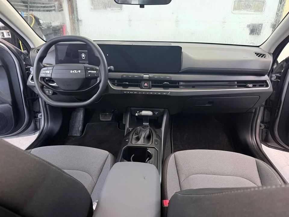 2025 Kia K4 - Image 14 of 20