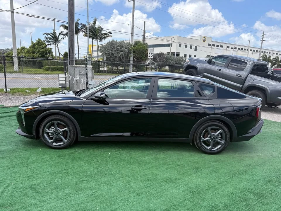 2025 Kia K4 - Image 9 of 12
