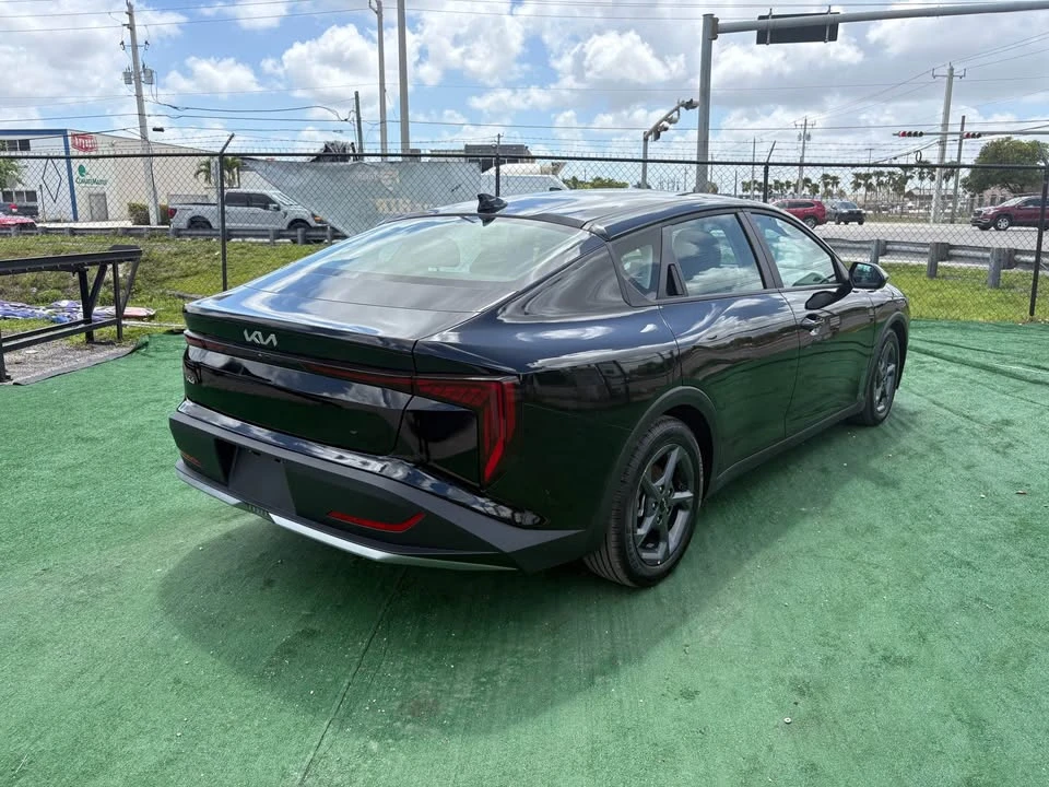 2025 Kia K4 - Image 5 of 12