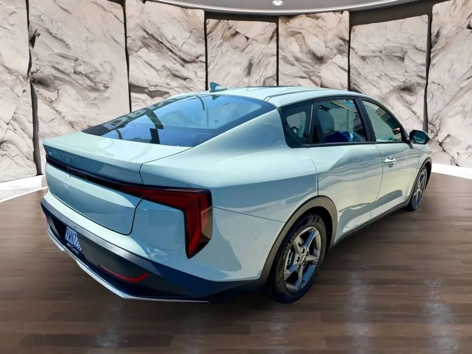 2025 Kia K4 - Image 6 of 10