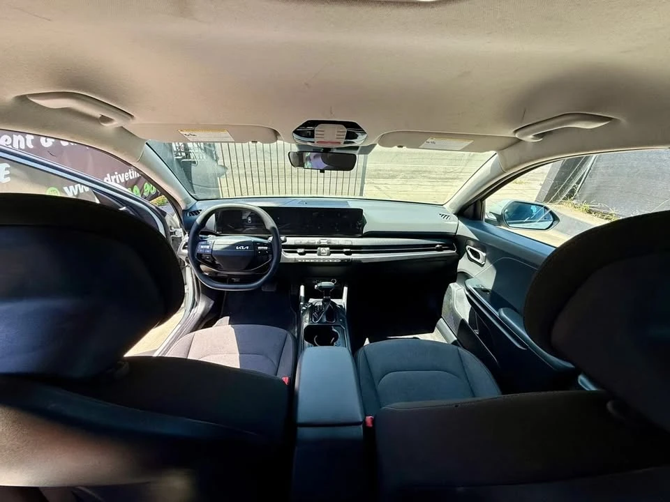 2025 Kia K4 - Image 9 of 10