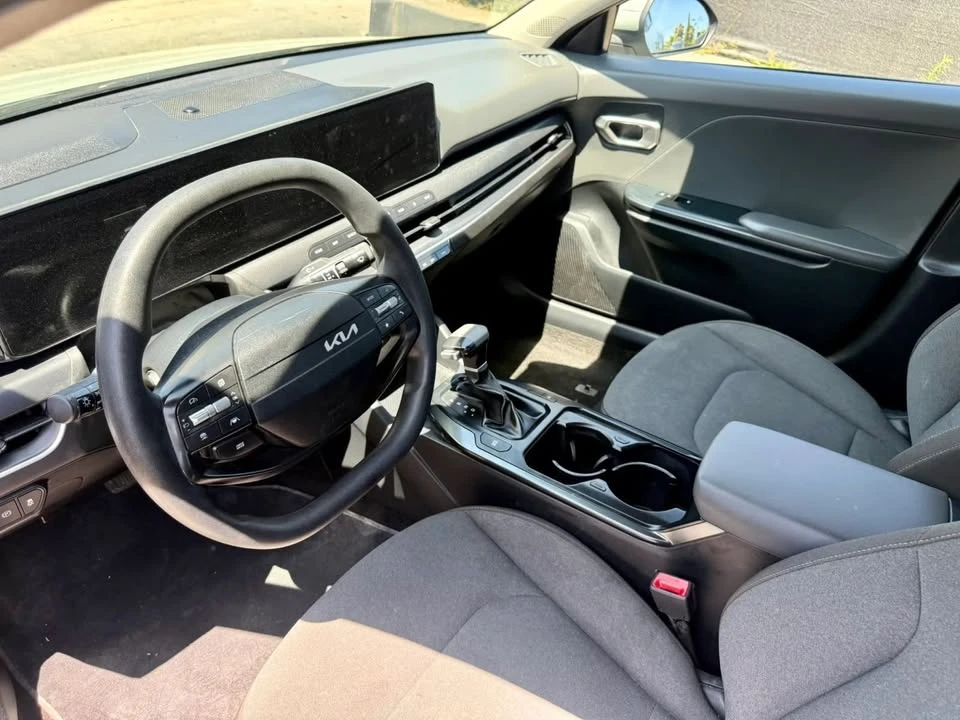 2025 Kia K4 - Image 8 of 10