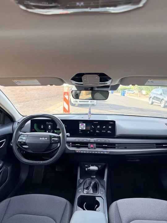 2025 Kia K4 - Image 10 of 12