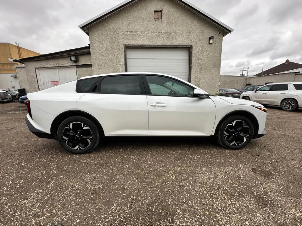 2025 Kia K4 - Image 8 of 19