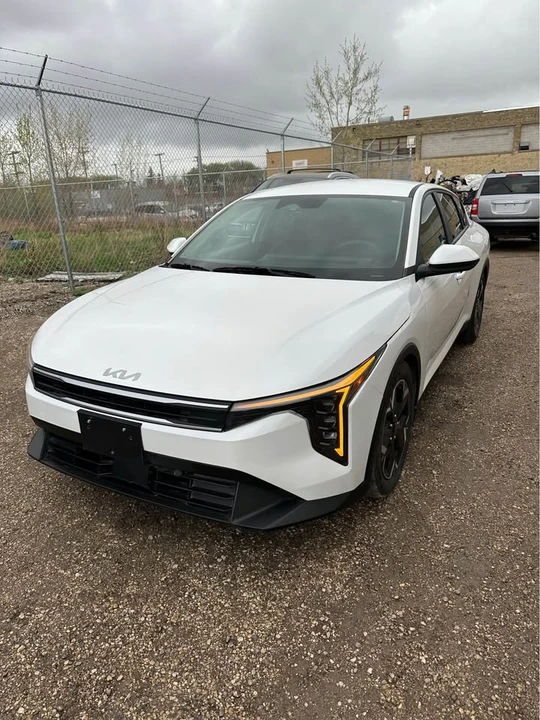 2025 Kia K4 - Image 2 of 19