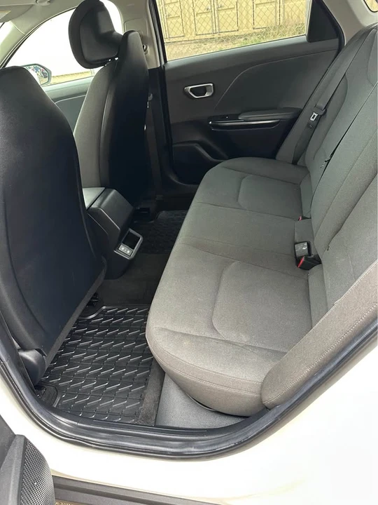 2025 Kia K4 - Image 17 of 19