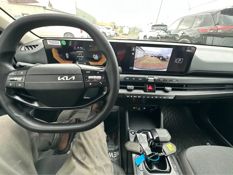 2025 Kia K4 - Image 9 of 19