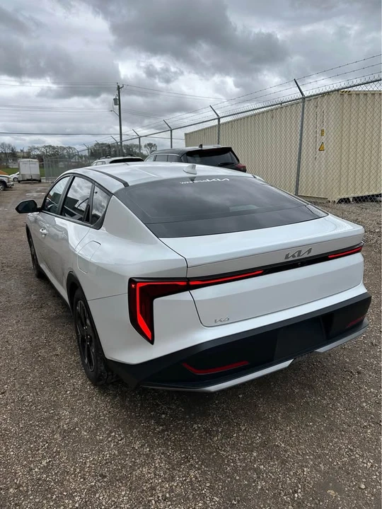 2025 Kia K4 - Image 5 of 19