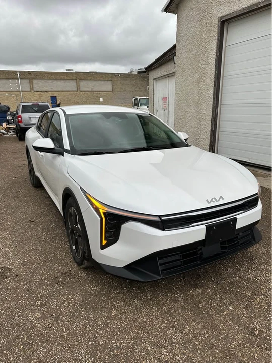 2025 Kia K4 - Image 3 of 19