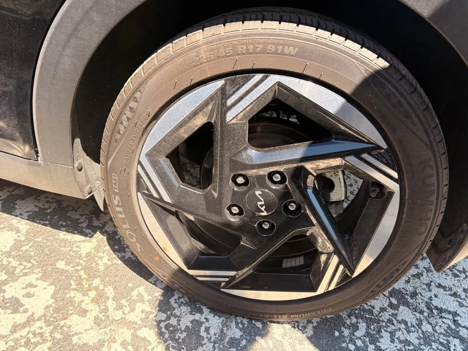 2025 Kia K4 - Image 2 of 12