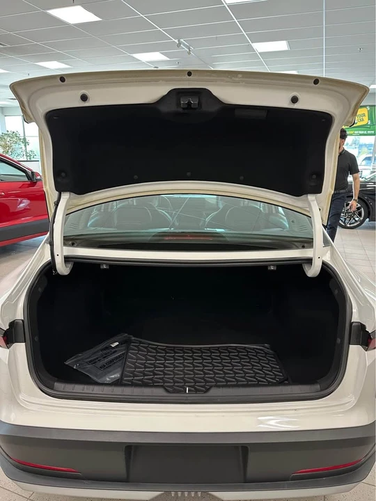 2025 Kia K4 - Image 3 of 9