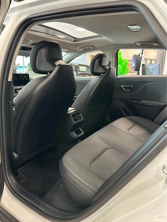 2025 Kia K4 - Image 5 of 9