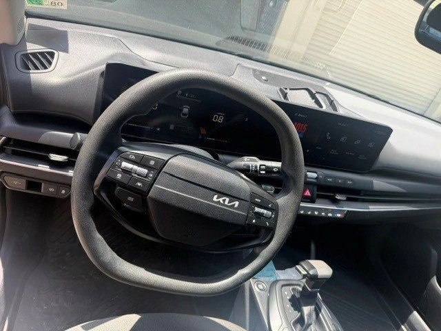 2025 Kia K4 - Image 13 of 18
