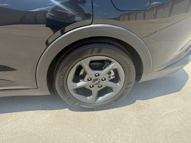 2025 Kia K4 - Image 11 of 18