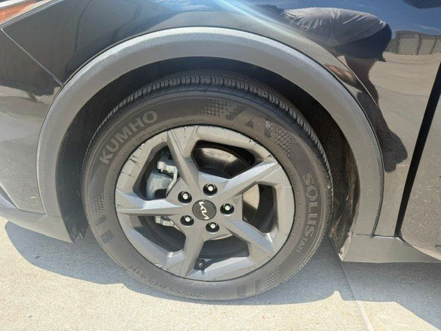 2025 Kia K4 - Image 10 of 18