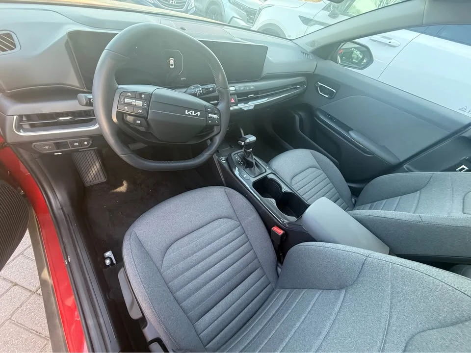 2025 Kia K4 - Image 5 of 8