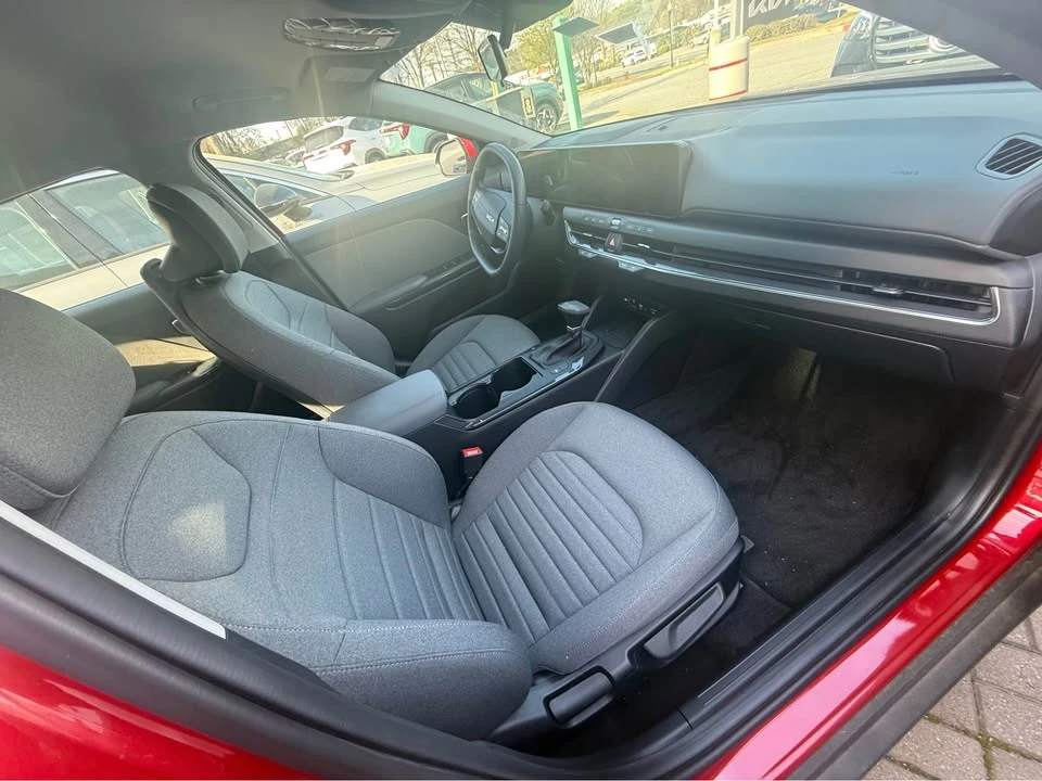 2025 Kia K4 - Image 7 of 8