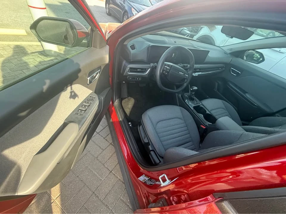 2025 Kia K4 - Image 6 of 8